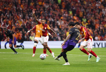 Galatasaray vs Barcelona (02:00 – 14/10)
